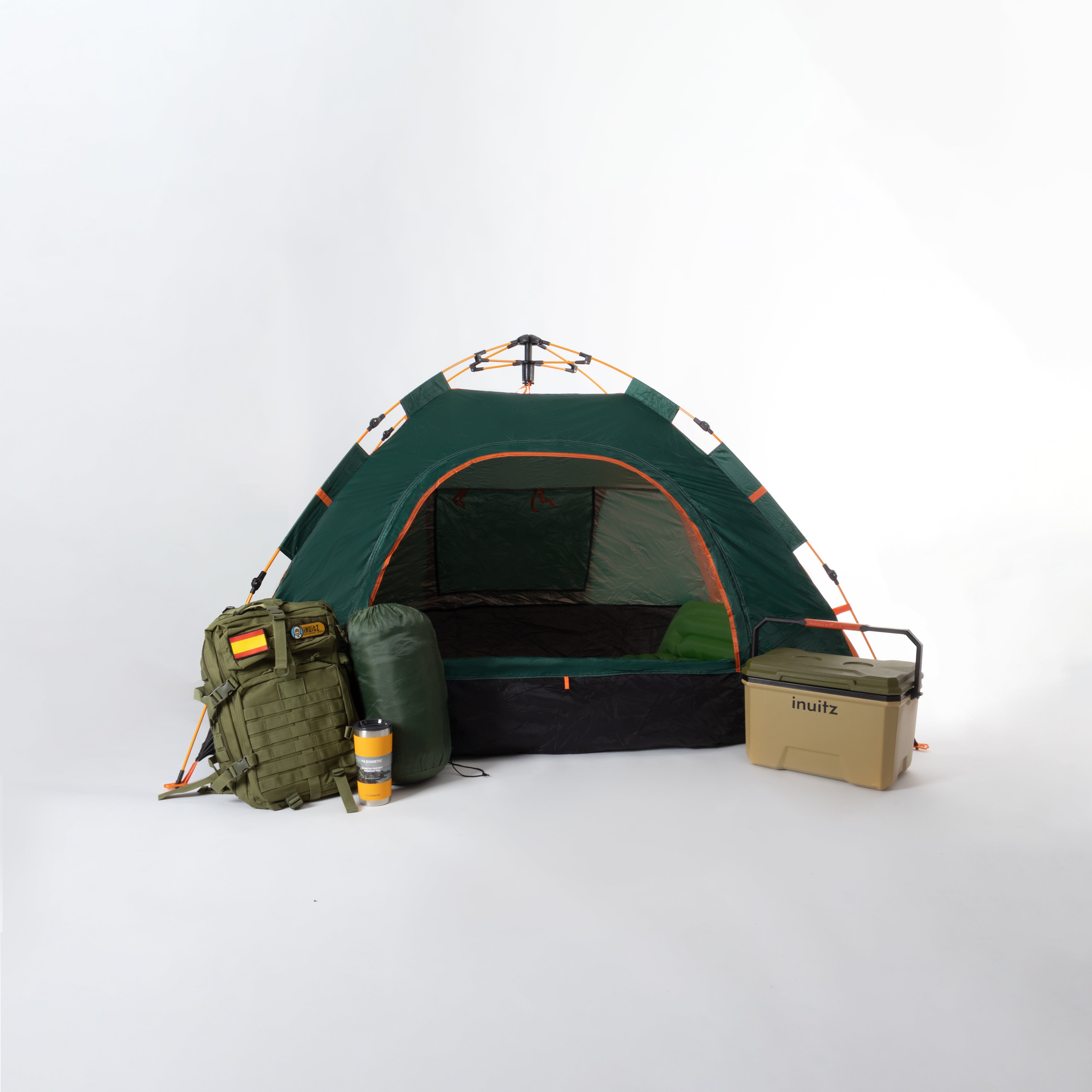 Tienda de campaña naranja