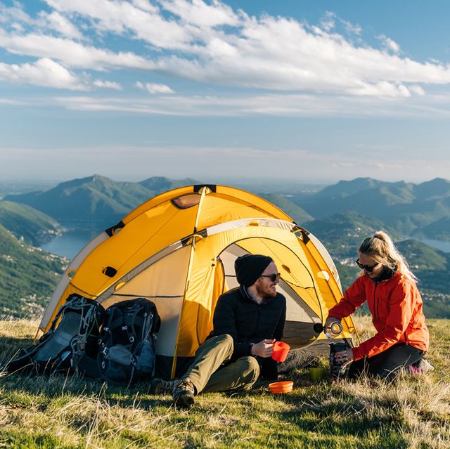 IMPRESCINDIBLES PARA IR DE CAMPING